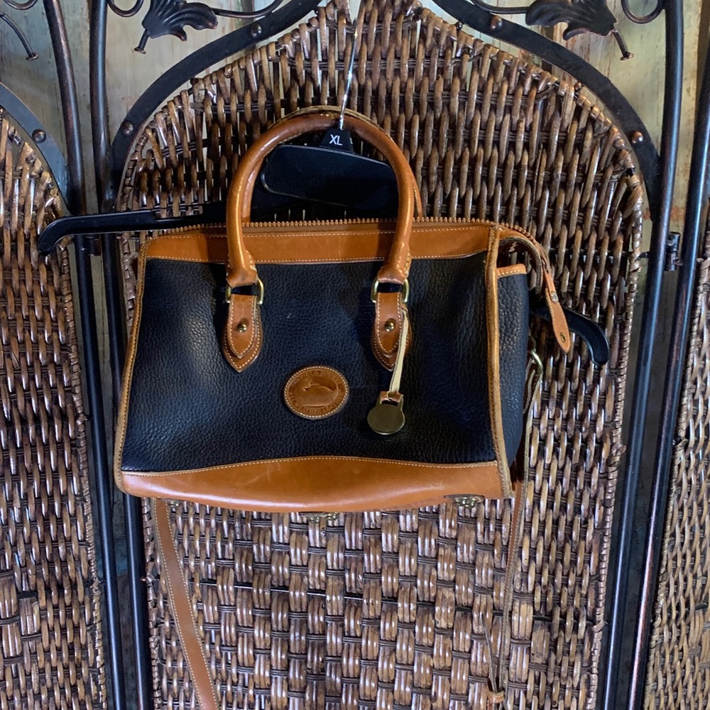 🚫SOLD🚫Vintage Dooney & Bourke Leather Purse
